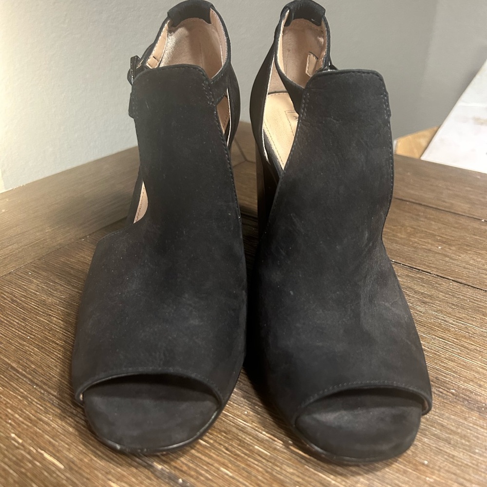 Antonio Melani genuine leather suede with tortoise heel size 7.5 - Picture 3 of 10